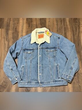 New Levi’s Type 3 Men’s Sherpa Lined Denim Trucker Jacket Light Stonewash L NWT